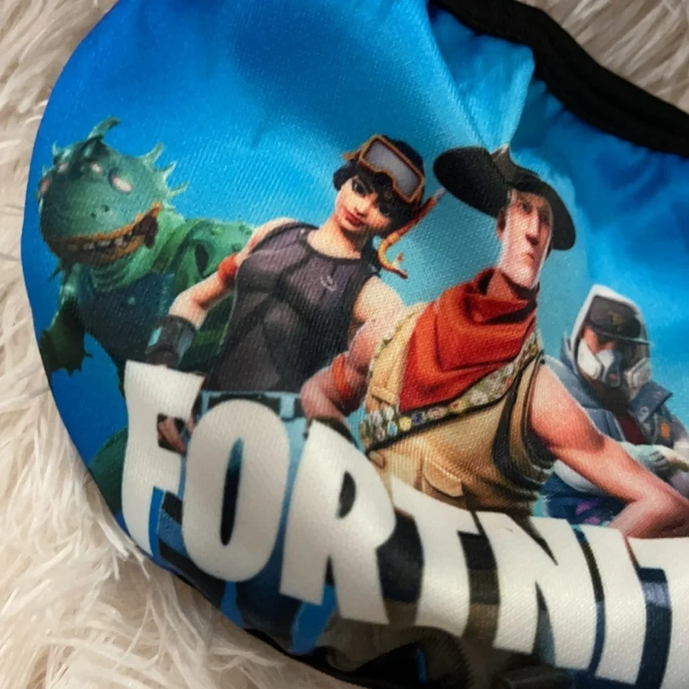 6/$20 New kid’s Fortnite face mask